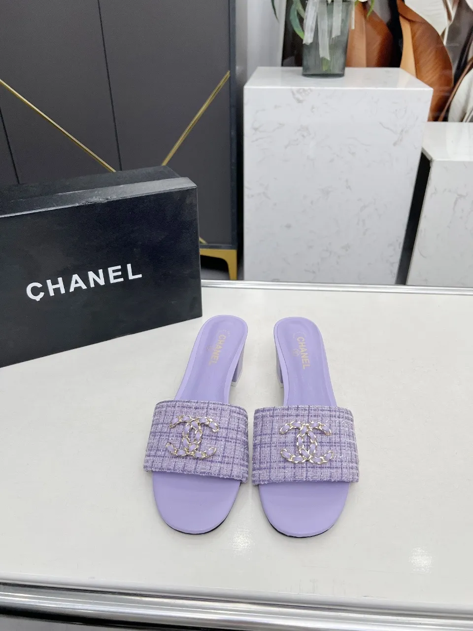👟👟Ex-factory price 380👟👟 Genuine leather sole +30 chanel Chanel 2024 new slippers🔥🔥 Official website counter, fabric sheepskin, lining sheepskin, foot pad goatskin, 3 colors optional, size 35-42, genuine leather sole +30